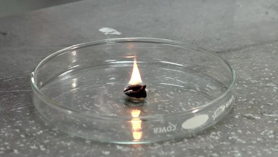 Nanosponge Soaks Up Oil Spills