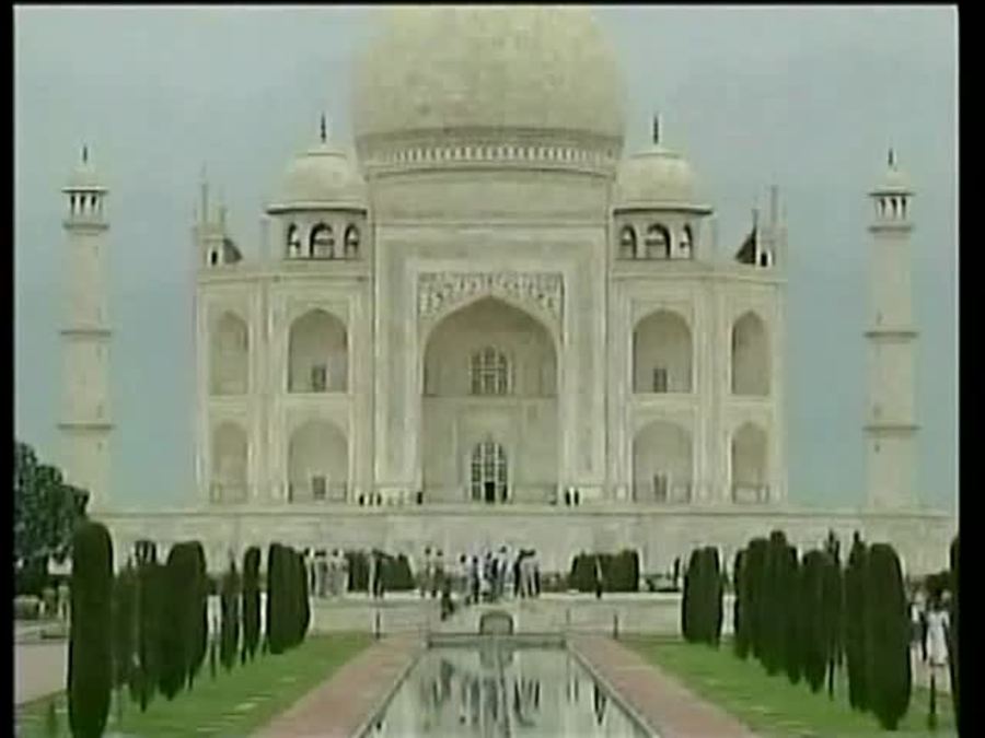 Taj Mahal : Landmarks