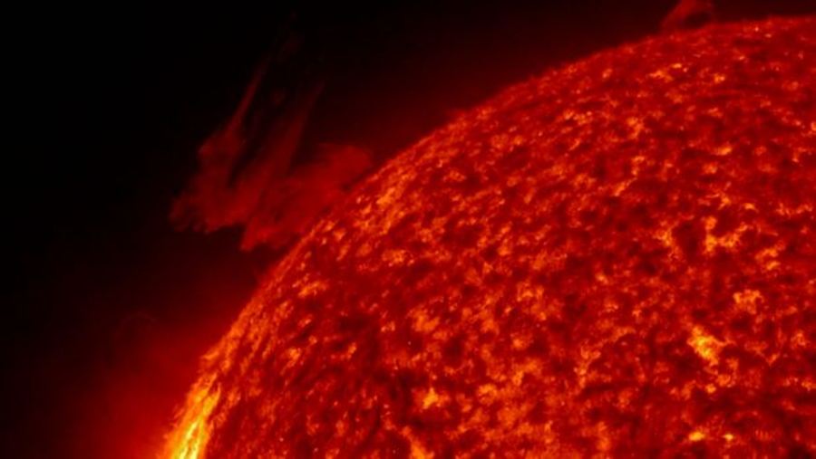 The All-Powerful Sun : XPLORATION Outer Space
