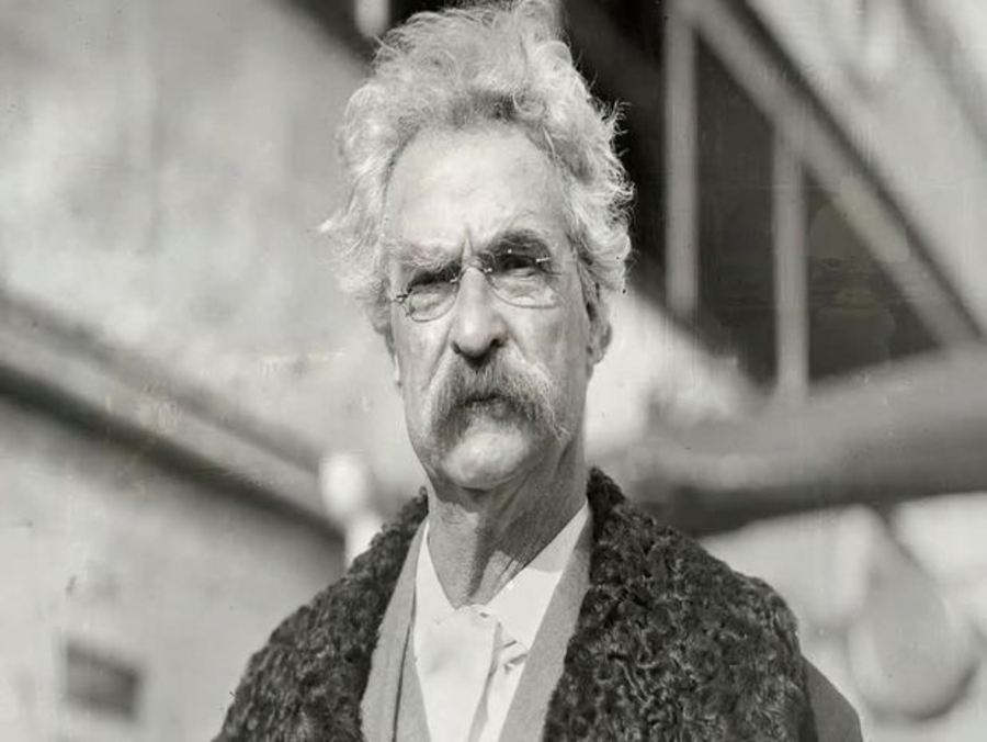 Mark Twain : The First Truly American Writer