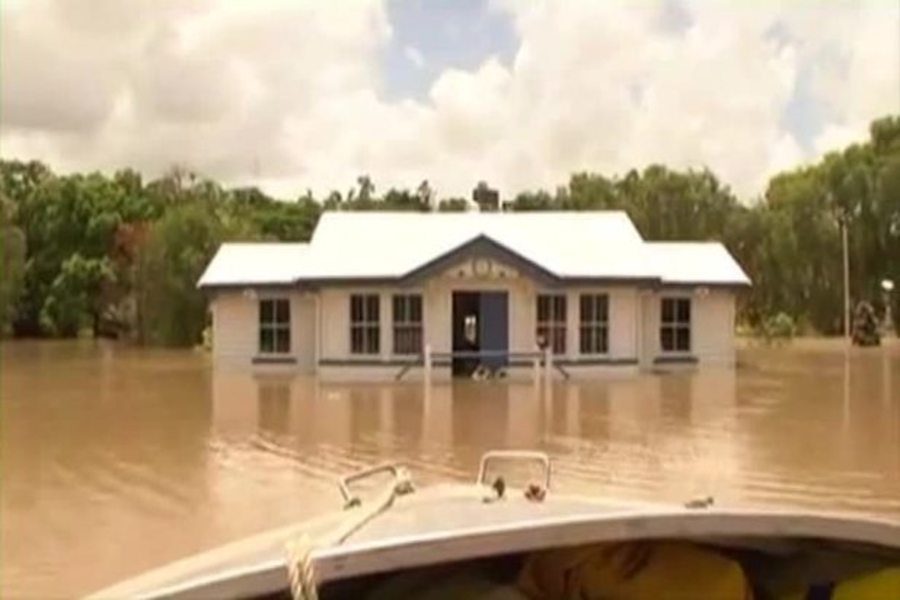 Floods : Natural Hazards