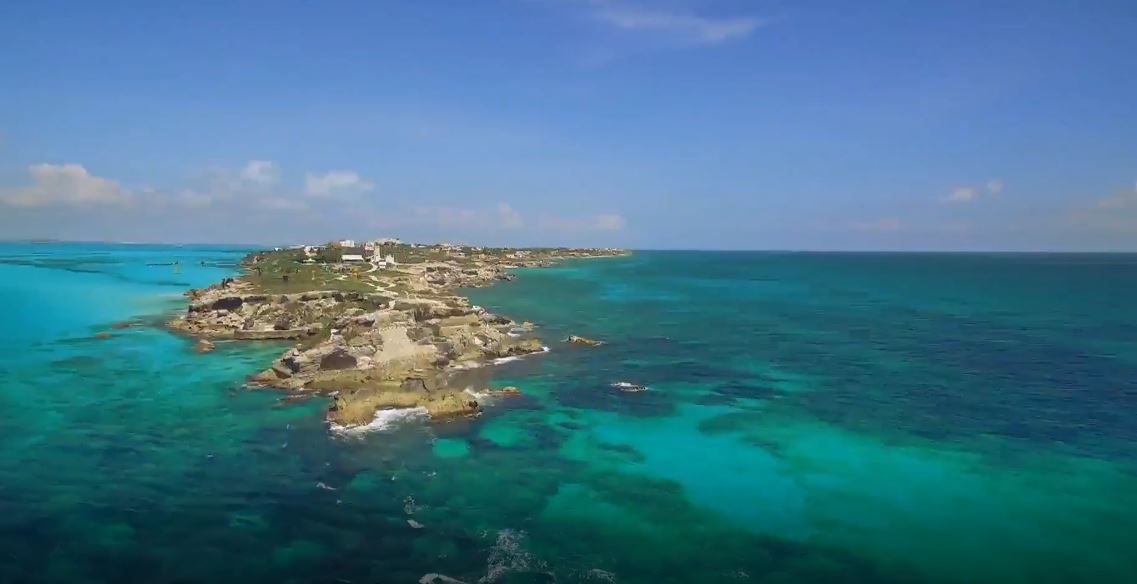 Yucatan Peninsula: Living Beach Series.